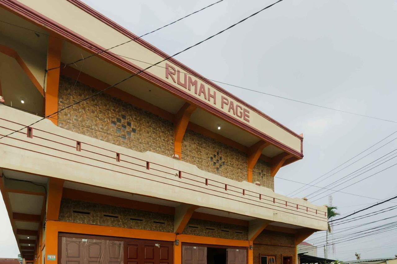 Hotel Reddoorz Near Bukit Kubu Berastagi Extérieur photo